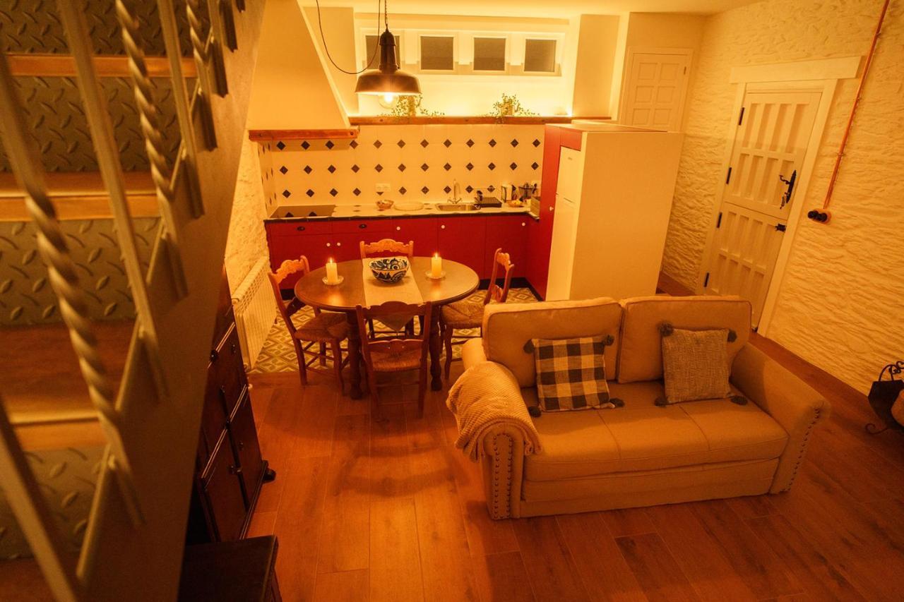 Apartamentos Minas De Silvarosa ビベイロ エクステリア 写真
