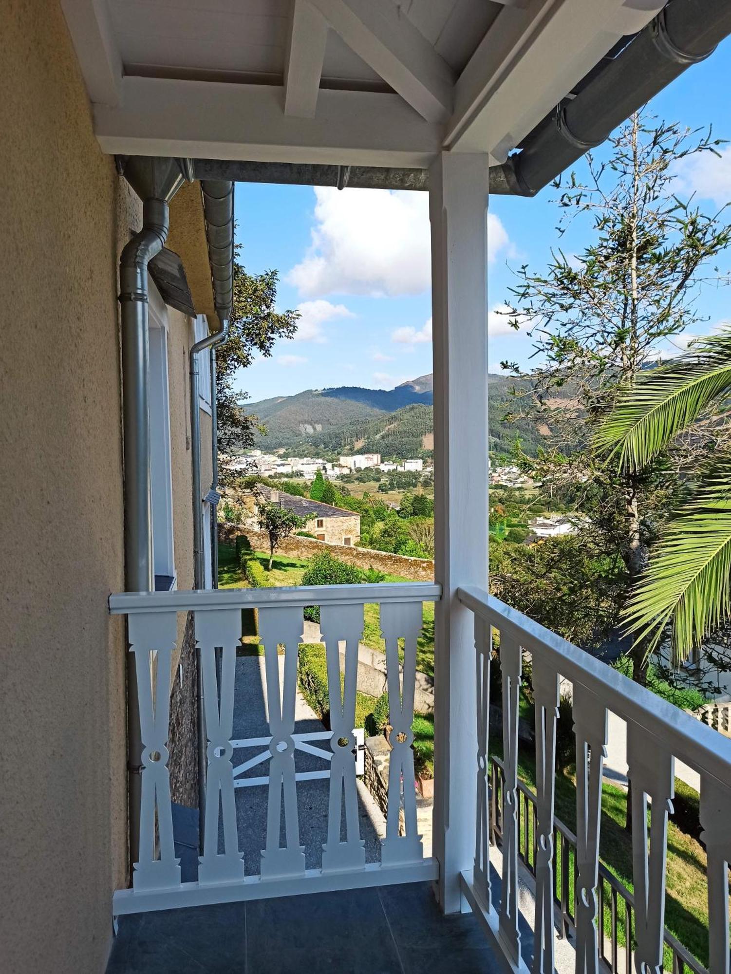 Apartamentos Minas De Silvarosa ビベイロ エクステリア 写真