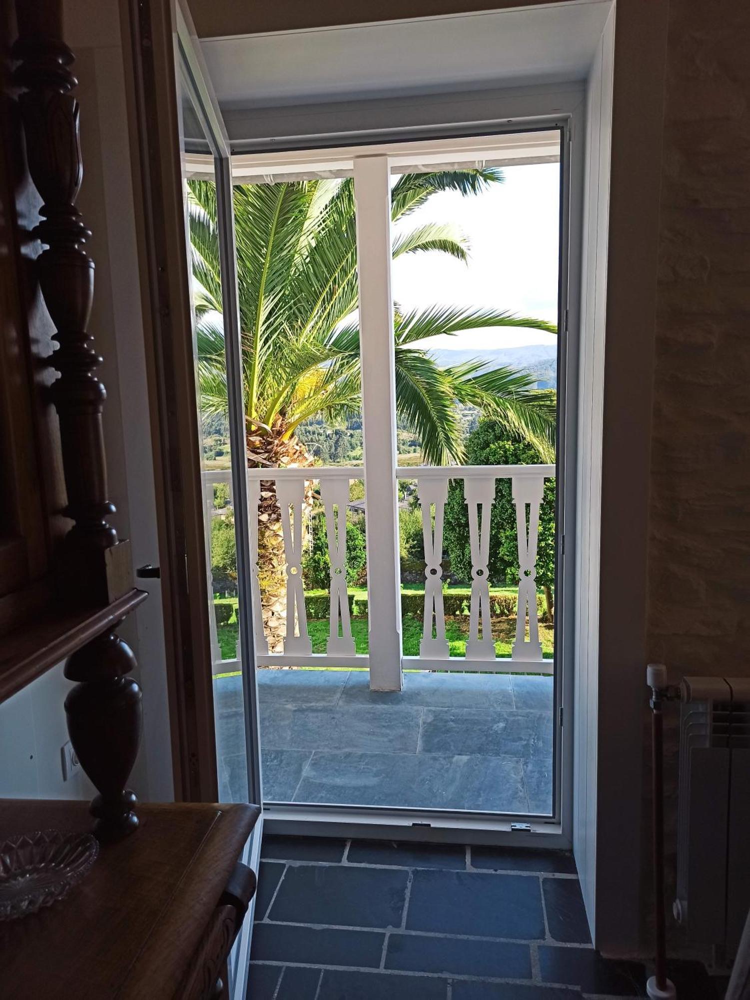 Apartamentos Minas De Silvarosa ビベイロ エクステリア 写真